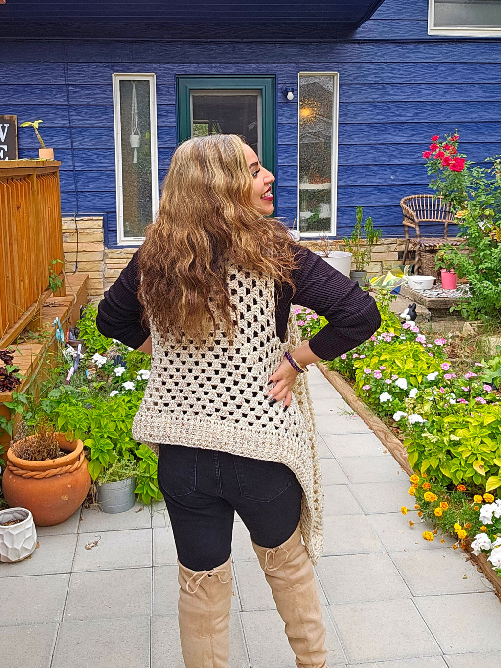 Tweed Crochet Vest: Chloé Style, Versatile Accessory