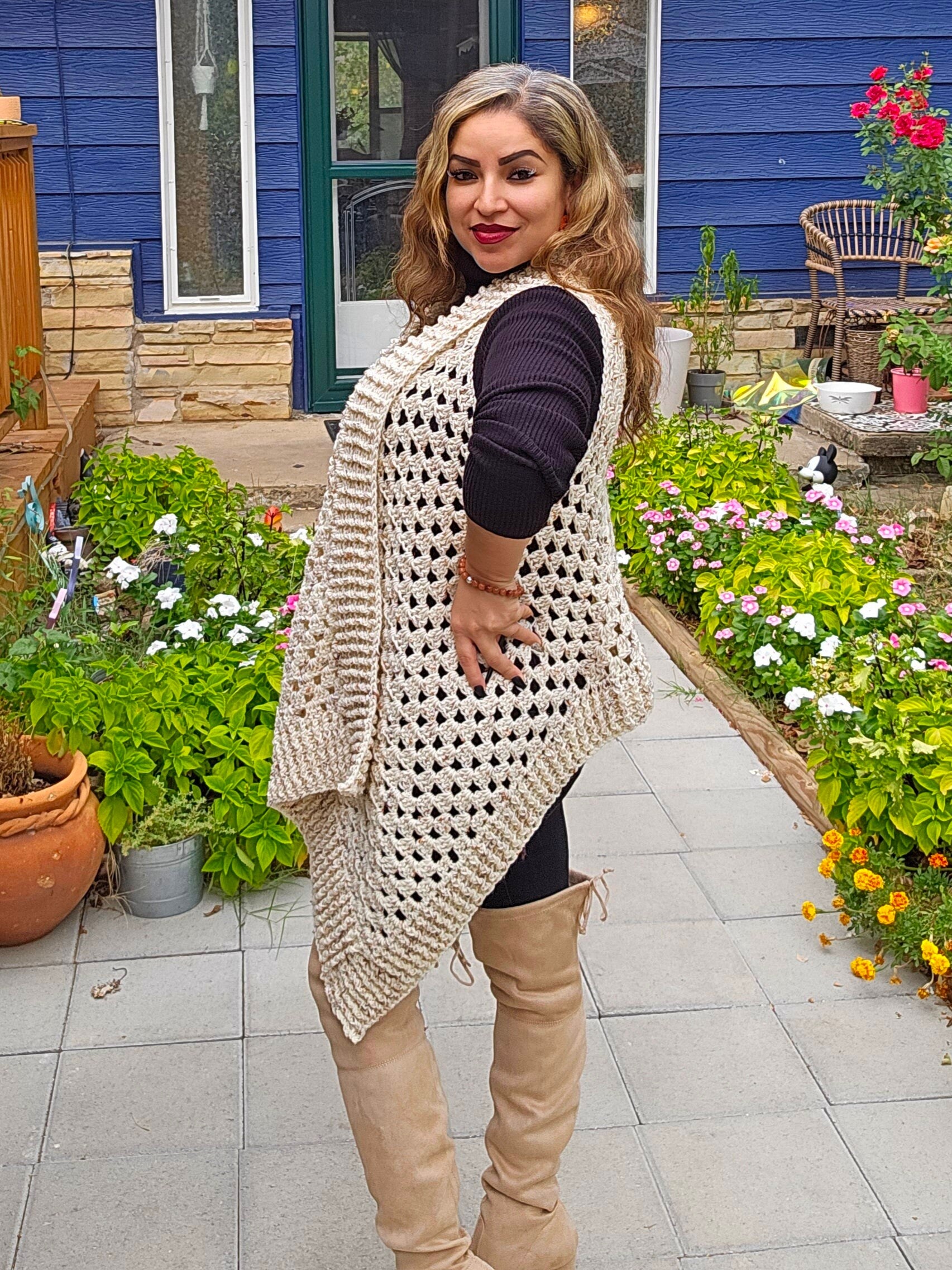 Tweed Crochet Vest: Chloé Style, Versatile Accessory
